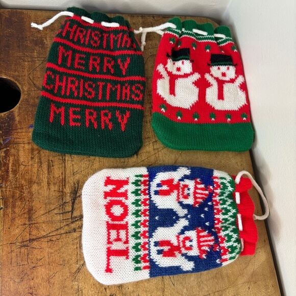 Lot of 3 small knit drawstring Christmas Holiday reusable gift bags - Picture 3 of 5